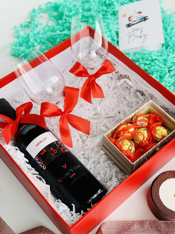 Wine & Dine Gift For Two Valentine Christmas Anniversary Wedding Gift Box - Image 2